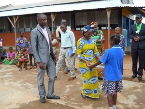 Director recieves gift from Girl